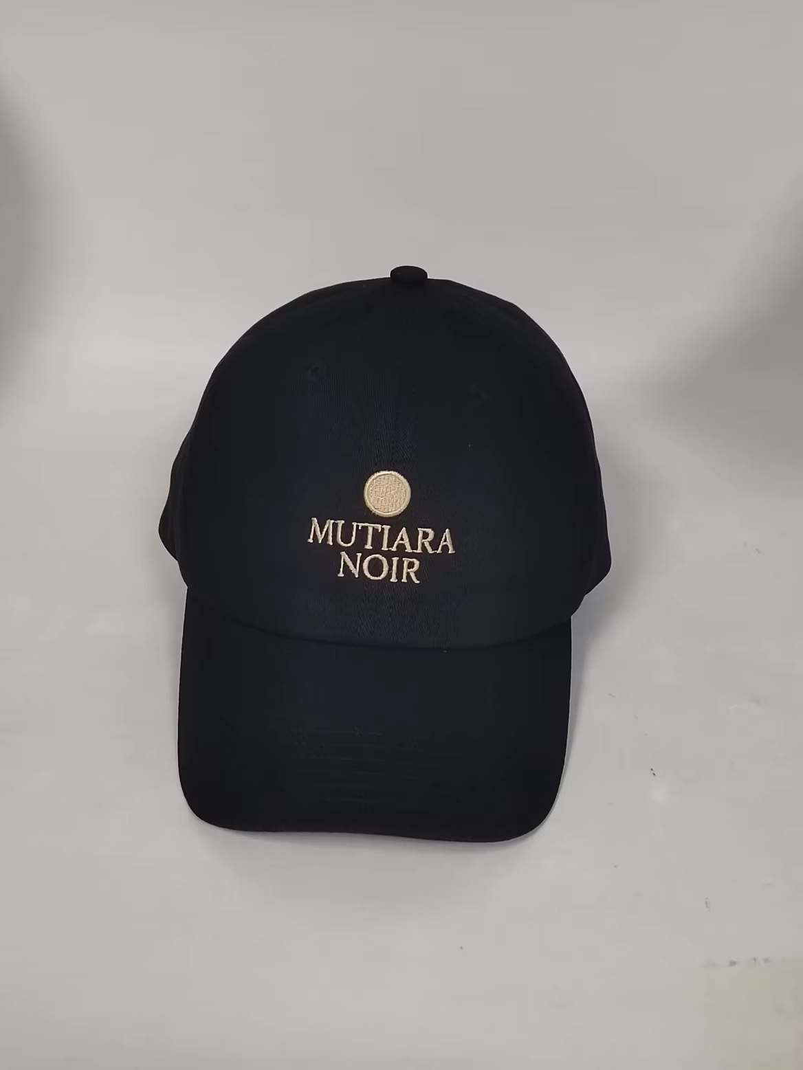 Mutiara Noir Premium Cap